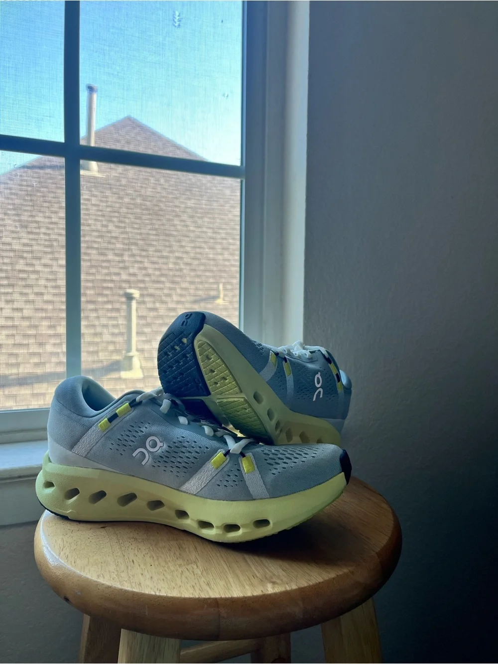 On Running Cloudsurfer 2 Women Running Shoes in Light Gray/Blue and Lime